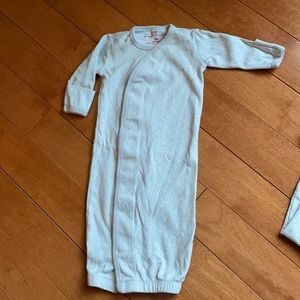 Magnetic newborn sleep sack